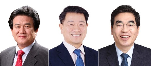 사진 왼쪽부터 이효선 전 시장, 박승원 시장, 양기대 국회의원(전 시장).